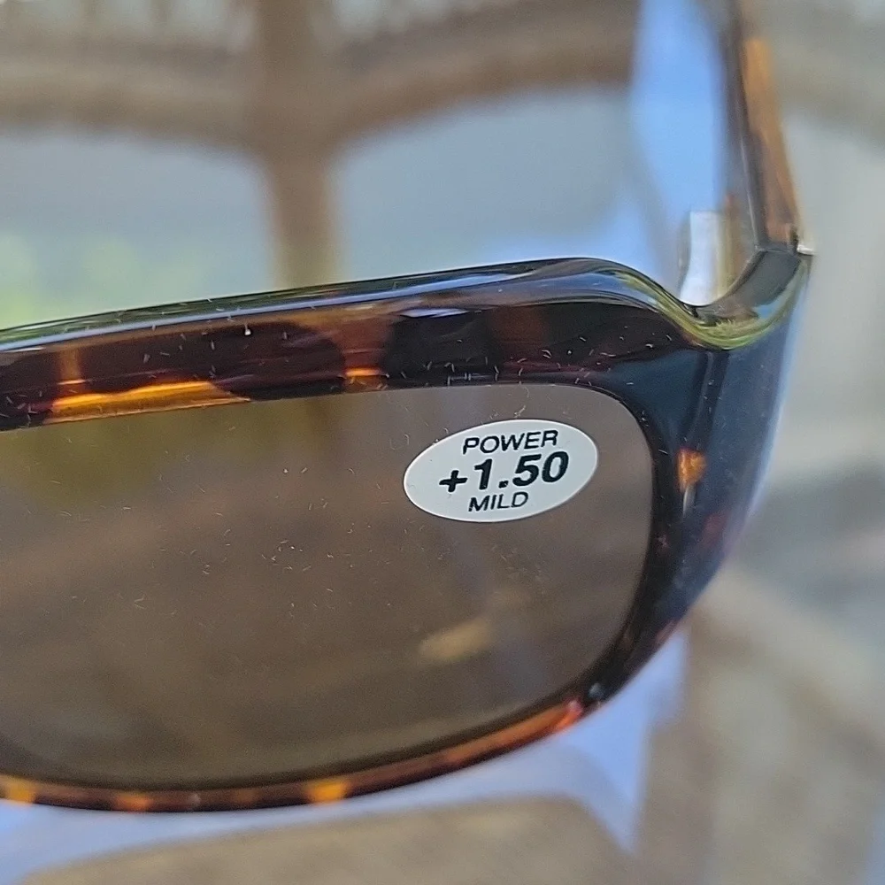 Womens tortoise rectangular sunglass readers 1.5x magnification and case